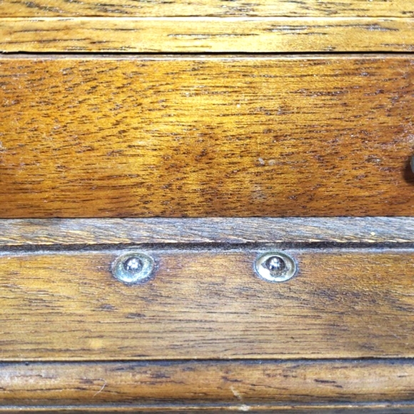 Antique Crafted Wooden & Ornate Brass Tone Jewelry Box.Beautiful Design. - Picture 11 of 17